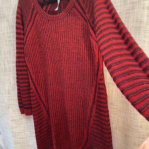 Ribbed tunic sweater, crimson red sweater